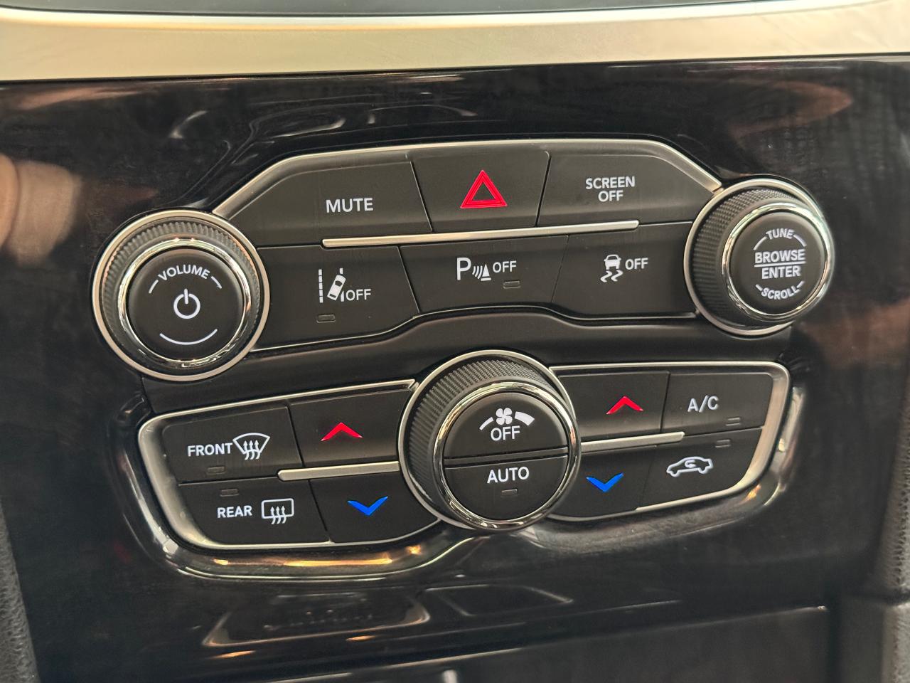 2023 Chrysler 300 300 Touring L AWD+Adaptive Cruise+Roof+Leather Photo109