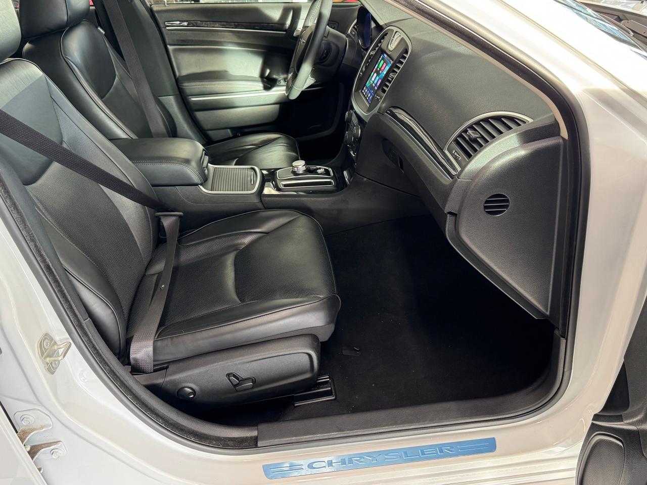 2023 Chrysler 300 300 Touring L AWD+Adaptive Cruise+Roof+Leather Photo25