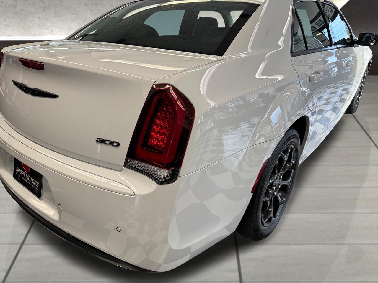 2023 Chrysler 300 300 Touring L AWD+Adaptive Cruise+Roof+Leather Photo47