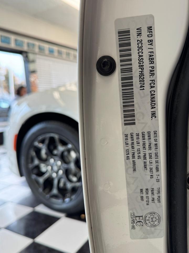 2023 Chrysler 300 300 Touring L AWD+Adaptive Cruise+Roof+Leather Photo