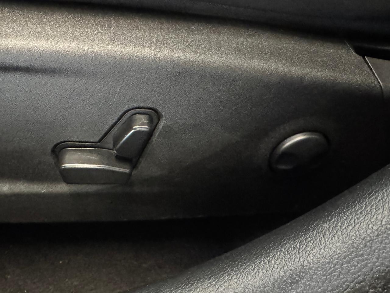 2023 Chrysler 300 300 Touring L AWD+Adaptive Cruise+Roof+Leather Photo50