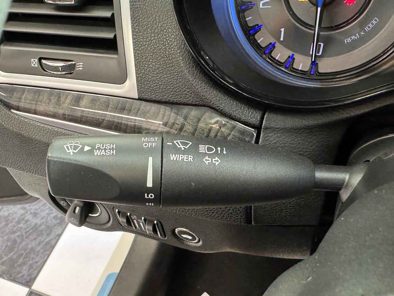 2023 Chrysler 300 300 Touring L AWD+Adaptive Cruise+Roof+Leather Photo120