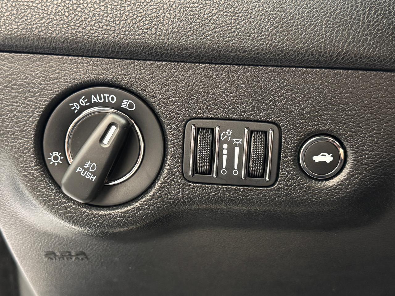 2023 Chrysler 300 300 Touring L AWD+Adaptive Cruise+Roof+Leather Photo121