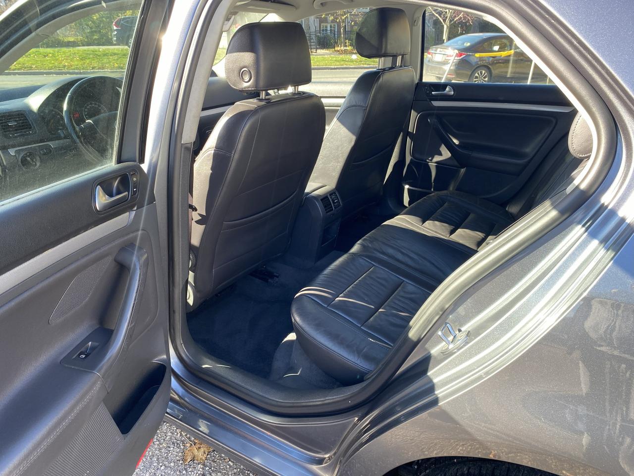 2006 Volkswagen Jetta 2.5L/Low KM/No Accident/Gas Saver/Leather/Roof - Photo #12