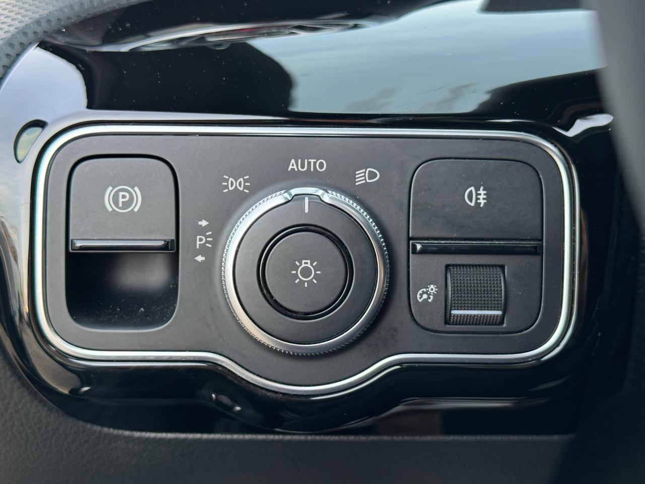 2019 Mercedes-Benz A-Class A 250 4MATIC+360 CAM+Roof+2 Tone+CLEAN CARFAX Photo49