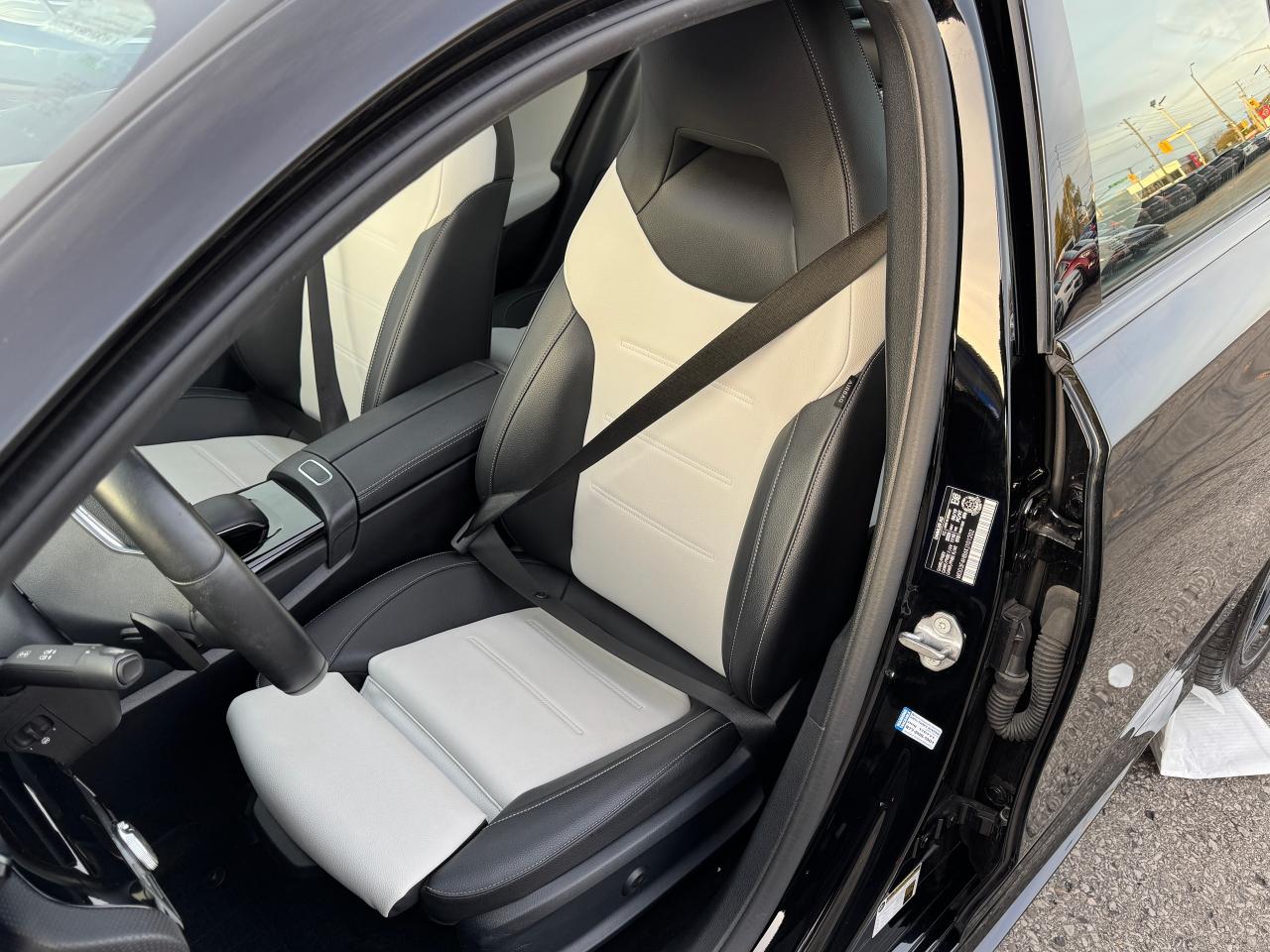 2019 Mercedes-Benz A-Class A 250 4MATIC+360 CAM+Roof+2 Tone+CLEAN CARFAX Photo21