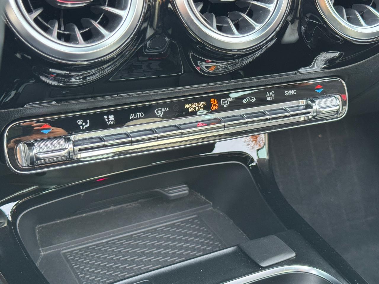 2019 Mercedes-Benz A-Class A 250 4MATIC+360 CAM+Roof+2 Tone+CLEAN CARFAX Photo36