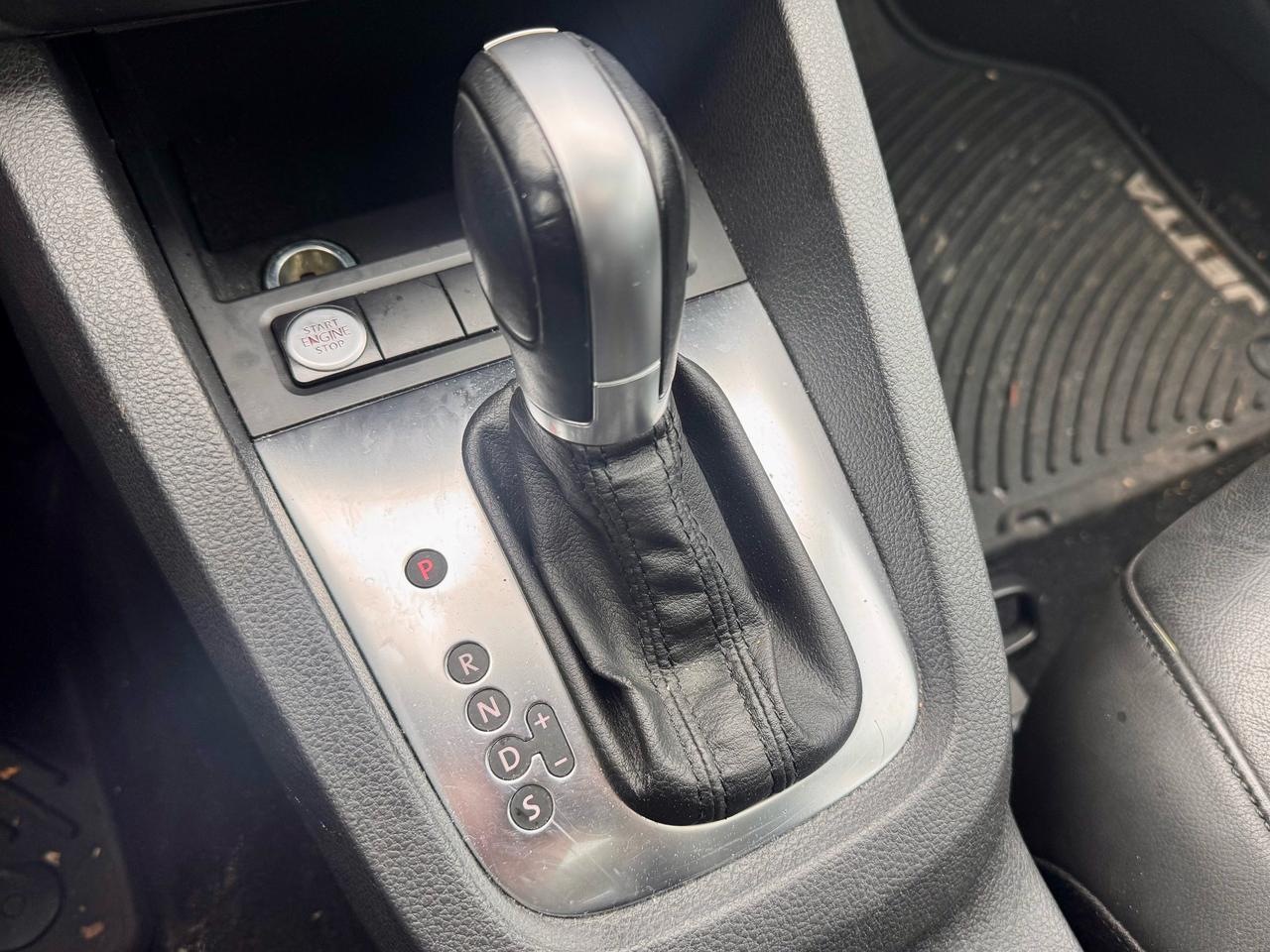 2014 Volkswagen Jetta Highline FINANCING AVAILABLE Photo12