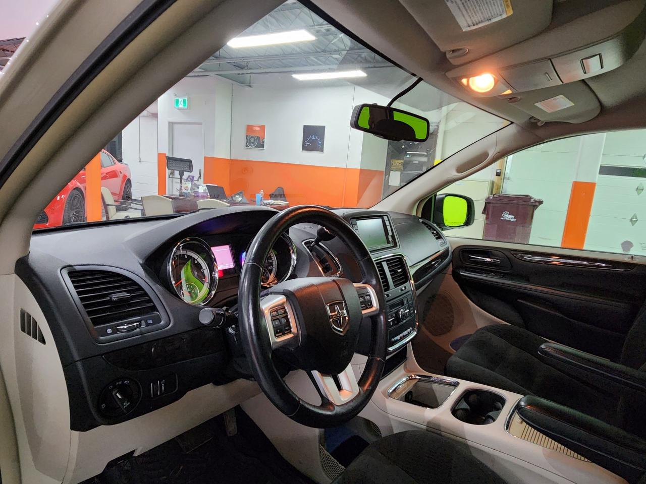 2016 Dodge Grand Caravan Crew Heated Seats, Heated Wheel Auto Start - Photo #23