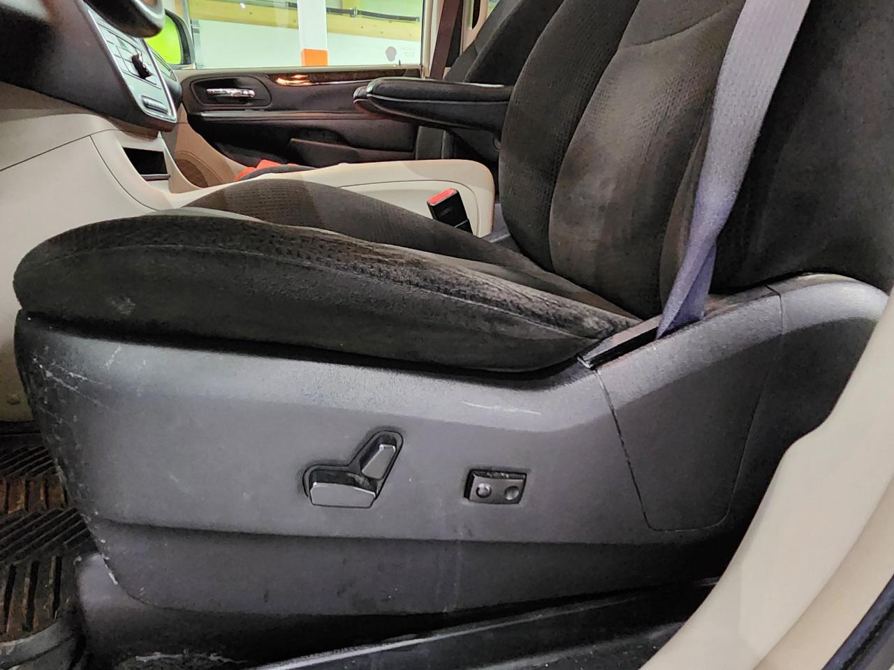 2016 Dodge Grand Caravan Crew Heated Seats, Heated Wheel Auto Start - Photo #22