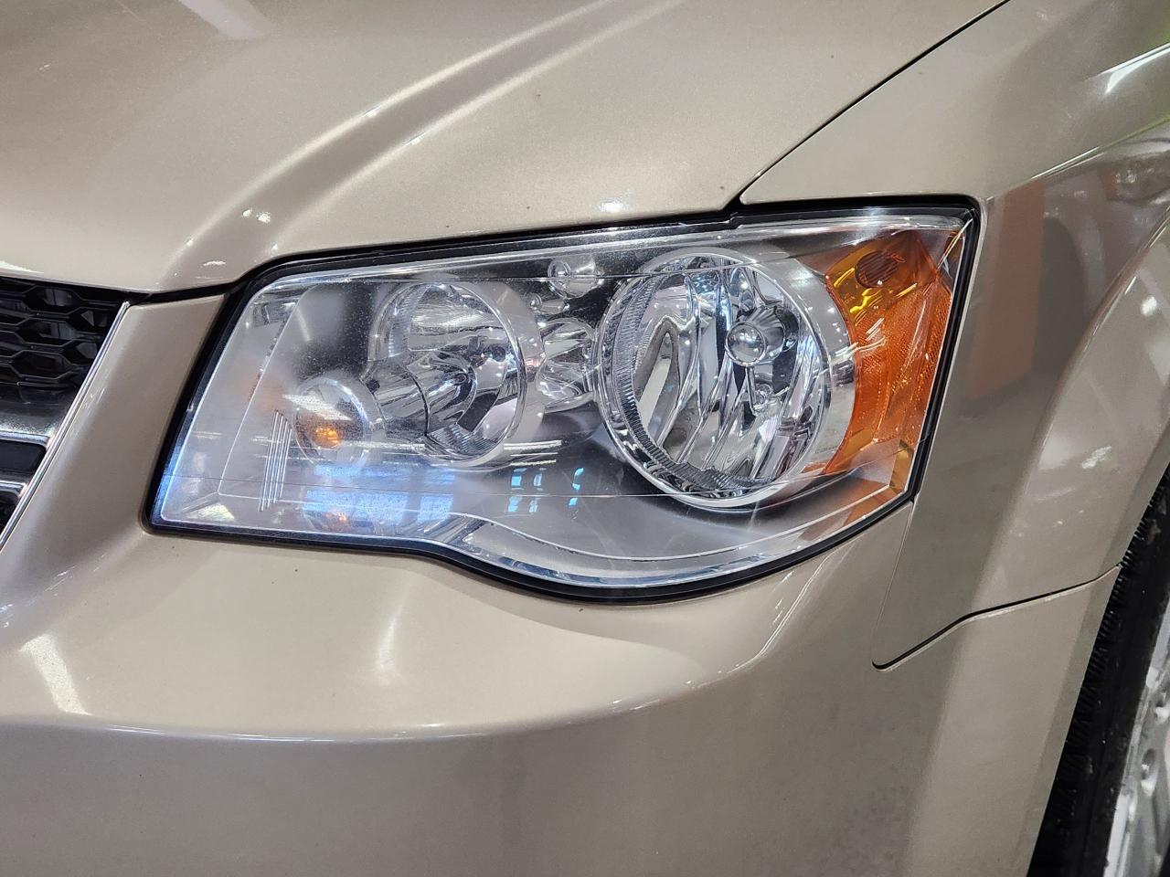 2016 Dodge Grand Caravan Crew Heated Seats, Heated Wheel Auto Start Photo