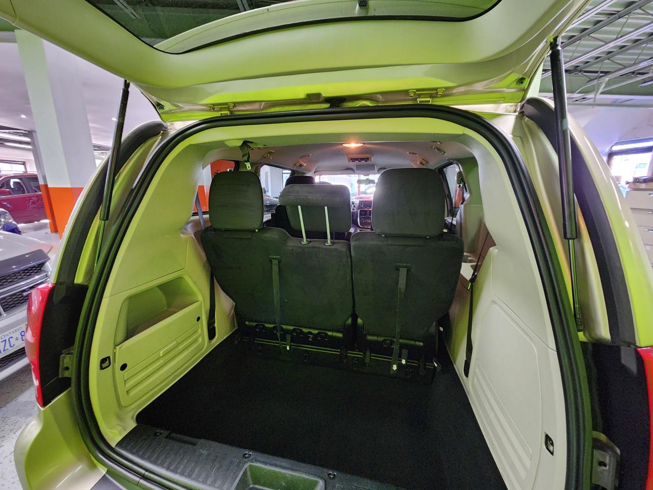 2016 Dodge Grand Caravan Crew Heated Seats, Heated Wheel Auto Start Photo