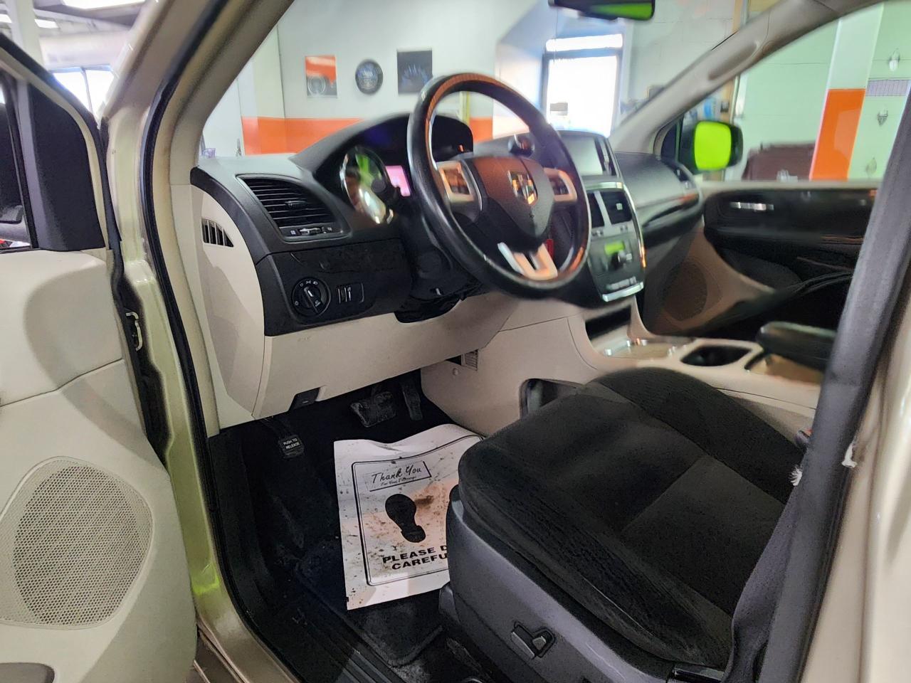 2016 Dodge Grand Caravan Crew Heated Seats, Heated Wheel Auto Start Photo