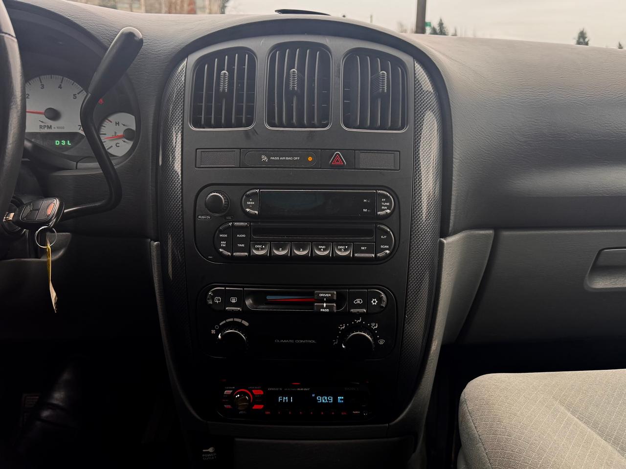 2007 Dodge Caravan SXT FINANCING AVAILABLE Photo13
