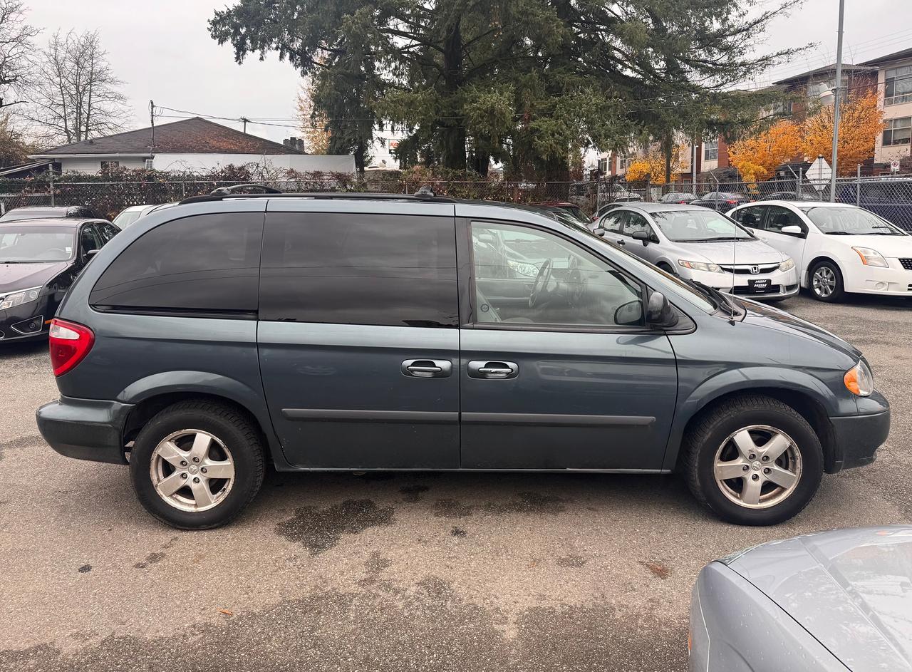 2007 Dodge Caravan SXT FINANCING AVAILABLE Photo9
