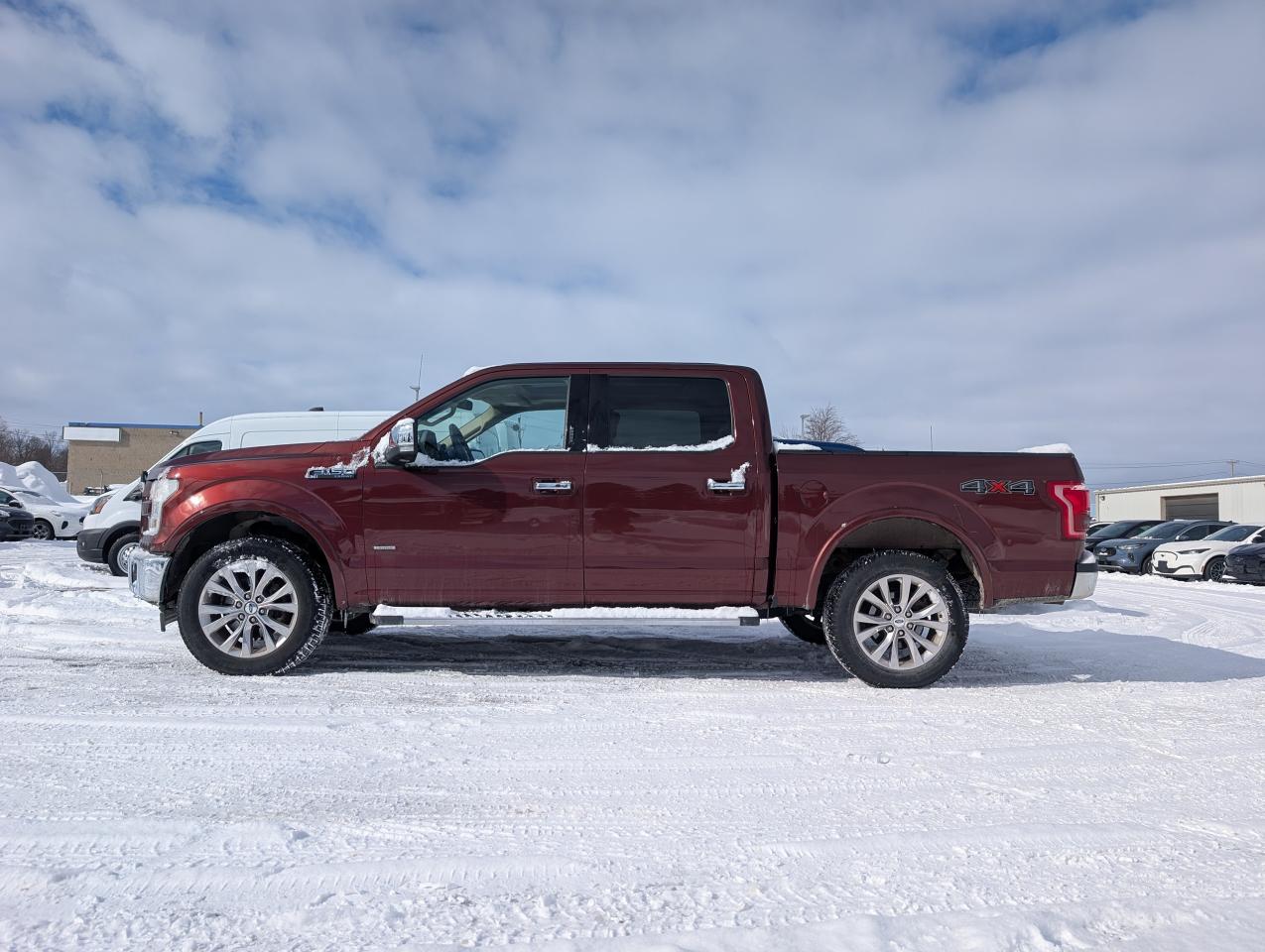 2017 Ford F-150 4WD SUPERCREW 145" LARIAT Photo2