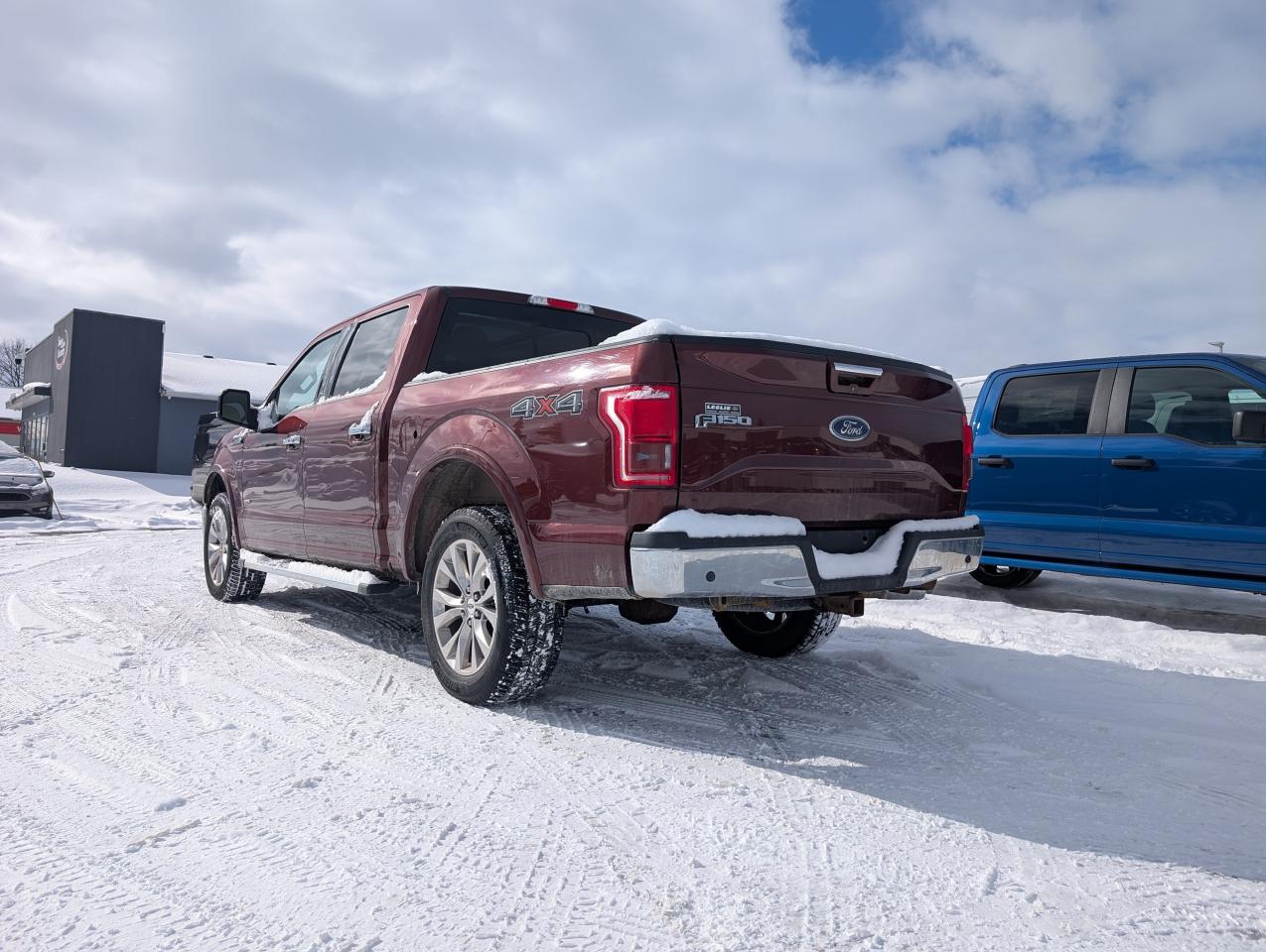 2017 Ford F-150 4WD SUPERCREW 145" LARIAT Photo