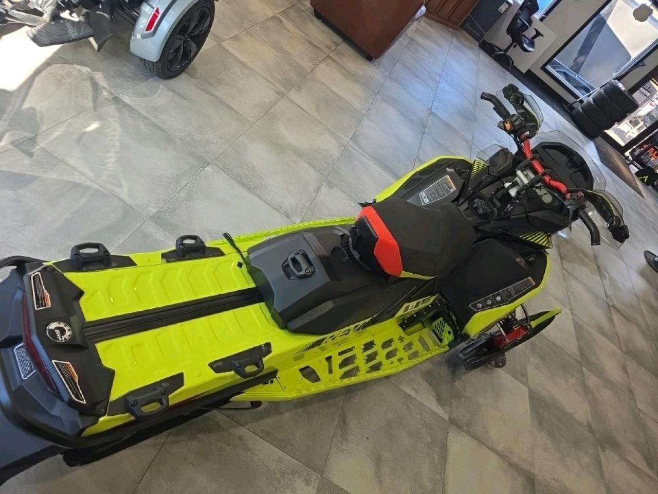 2020 Ski-Doo Renegade X 850 E-TECH RENEGADE X 850 ETEC Photo4