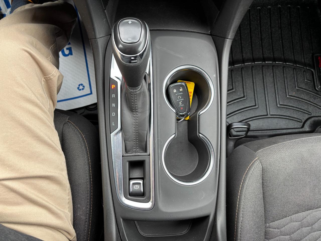 2021 Chevrolet Equinox 2021 Chevrolet Equinox LT AWD Photo