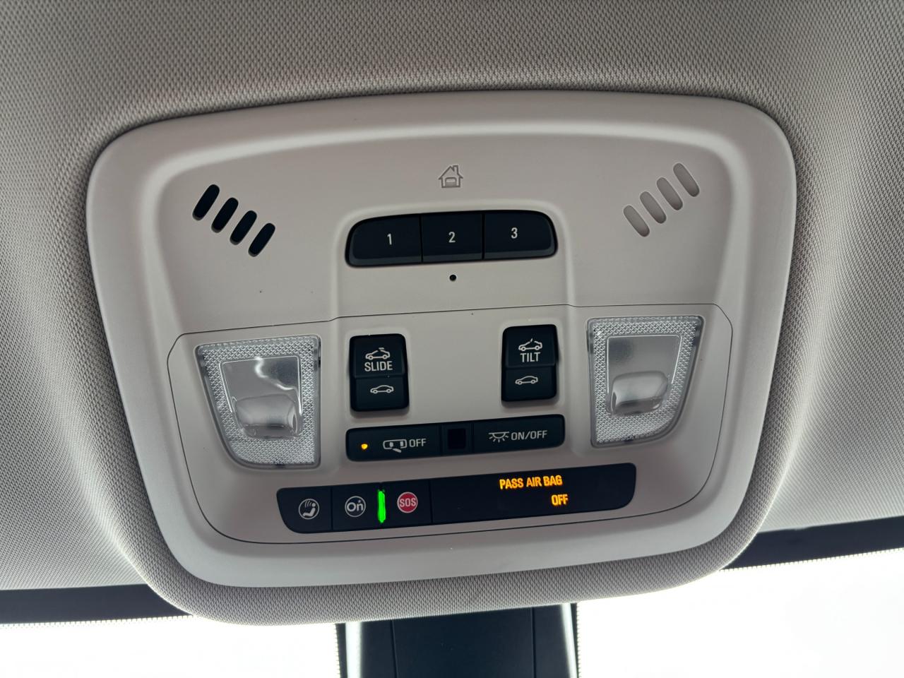 2018 Chevrolet Traverse 3LT 2018 Chevrolet Traverse LT True North AWD Photo