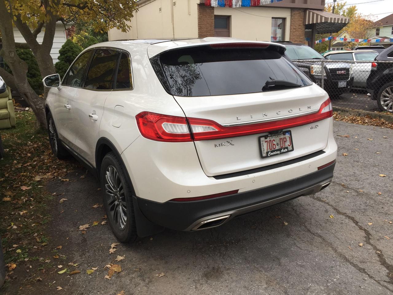2016 Lincoln MKX Reserve Photo