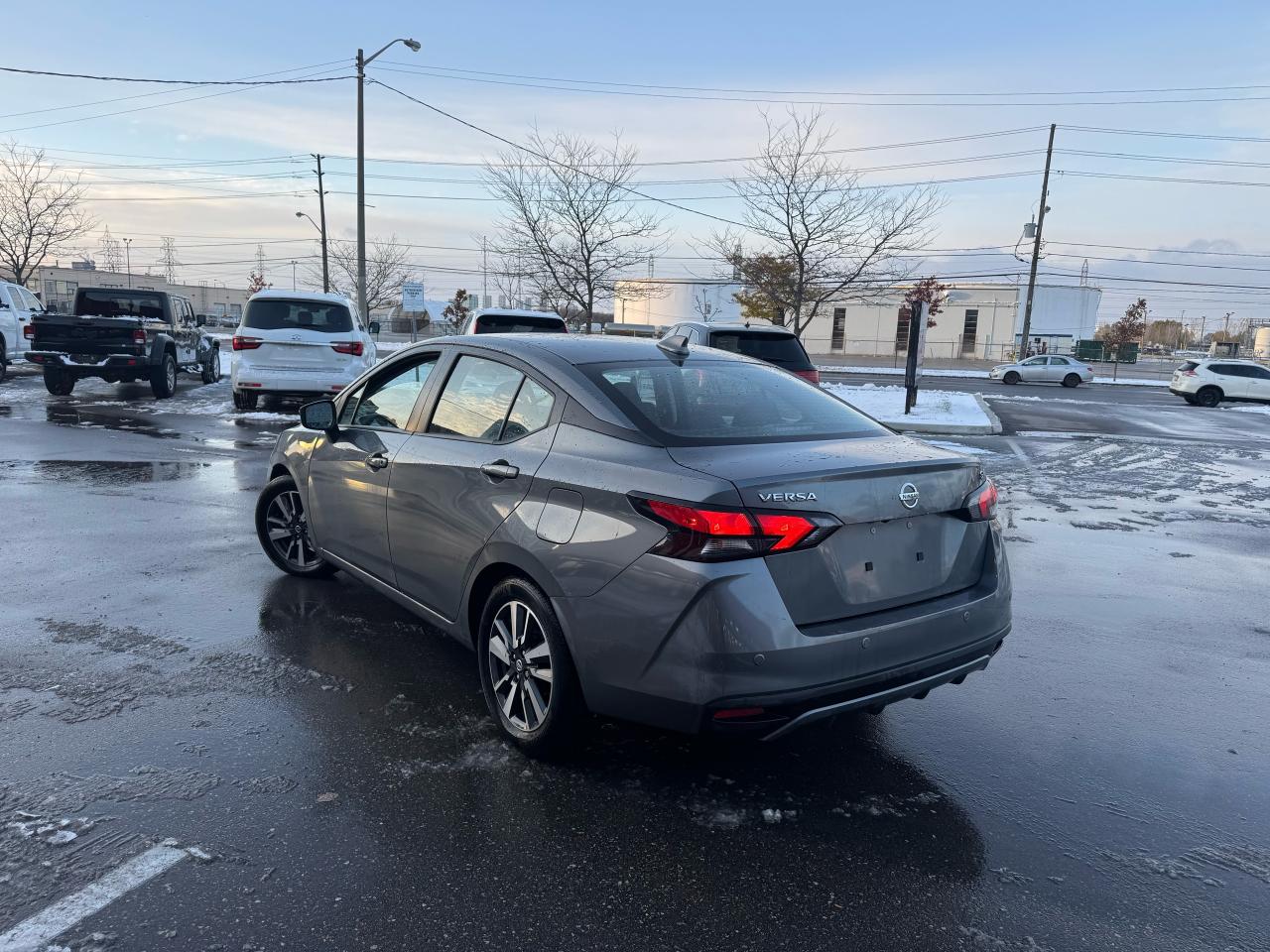 2021 Nissan Versa SV AUTO A/C A/CARPLAY L/ASSIST B/SPOT BACKUP CAMER Photo4