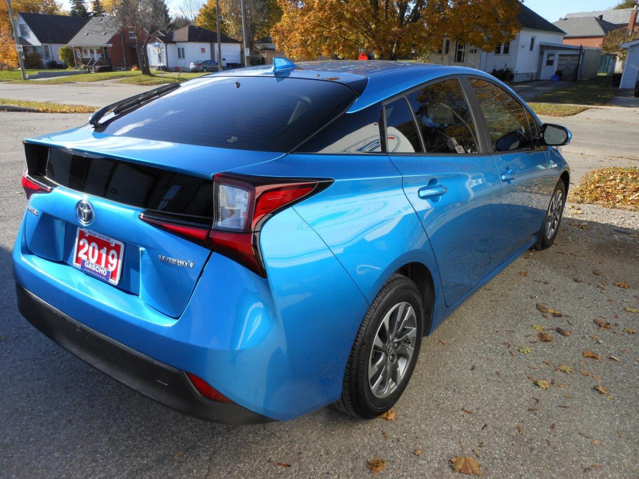 2019 Toyota Prius XLE Technology | Technology Pkg | Leather | Navigation | Sunroof Photo3