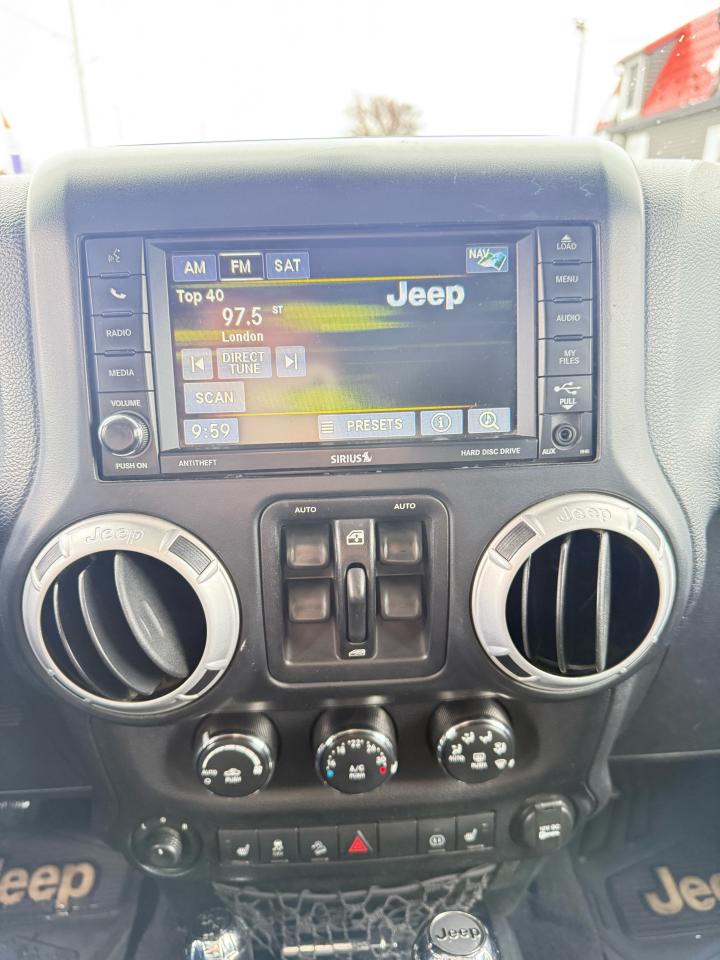 2012 Jeep Wrangler RUBICON Photo