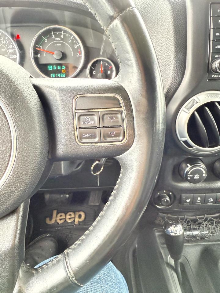 2012 Jeep Wrangler RUBICON Photo