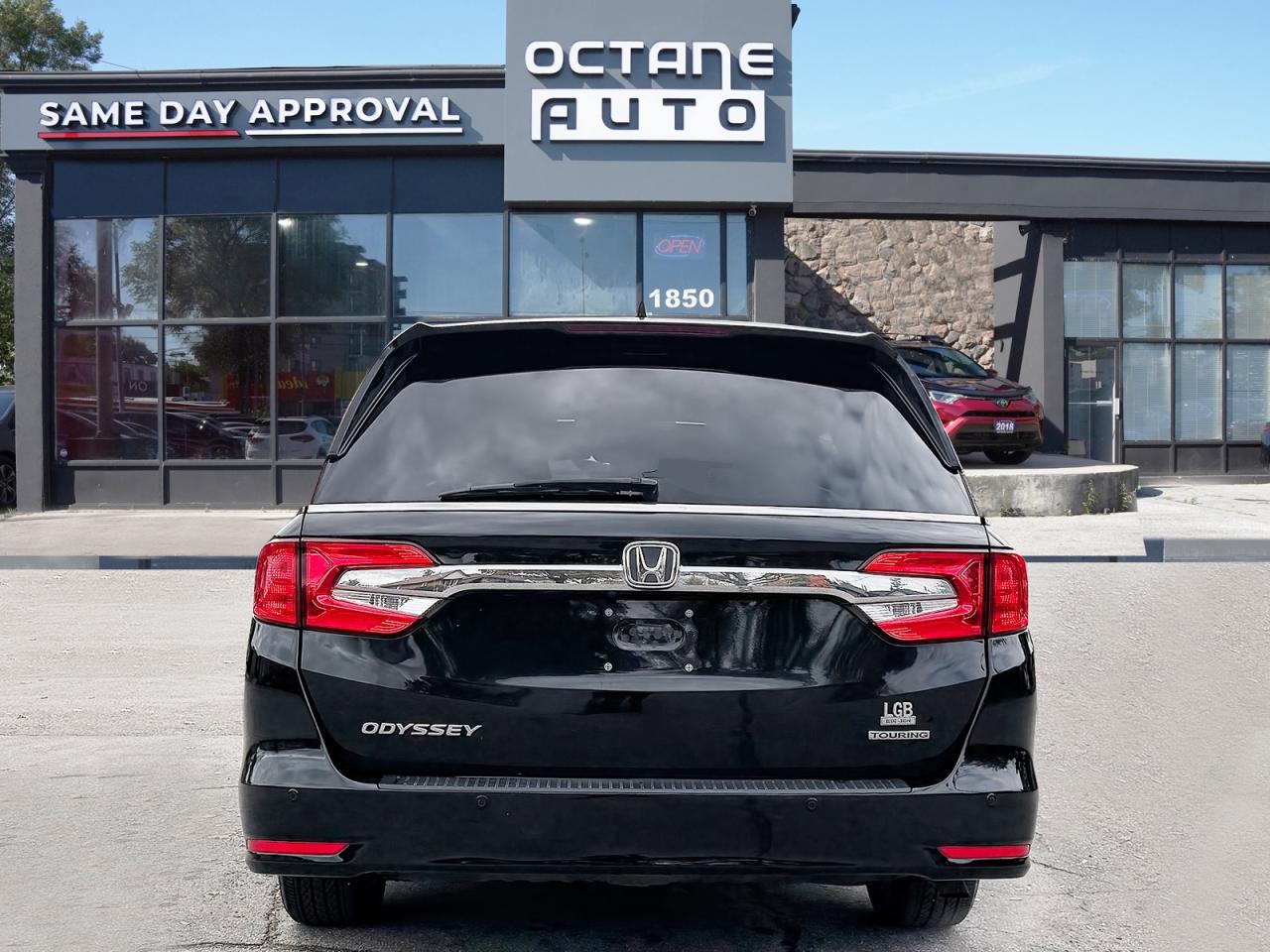 2018 Honda Odyssey Touring - Photo #5