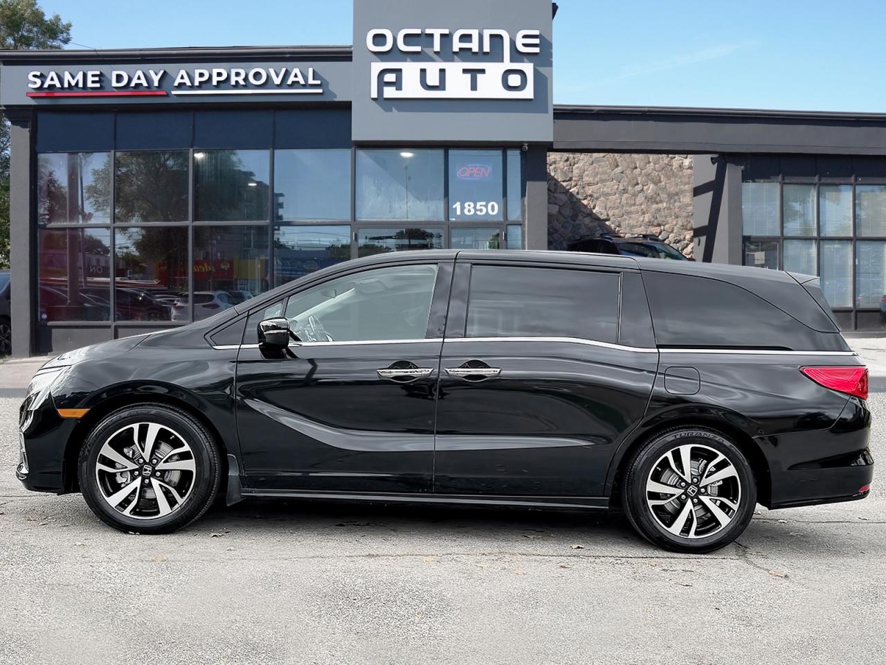 2018 Honda Odyssey Touring - Photo #3