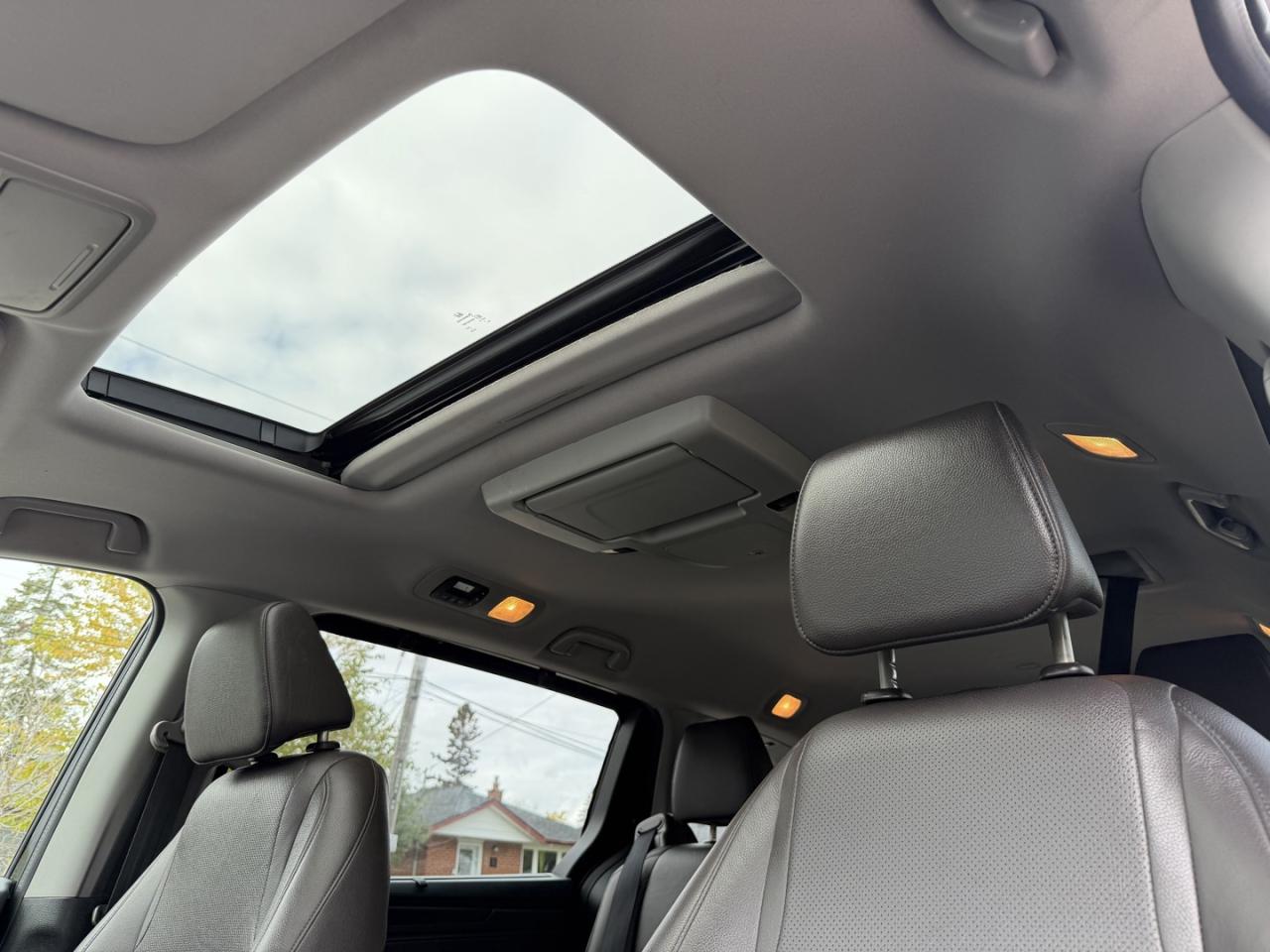 2018 Honda Odyssey Touring - Photo #9