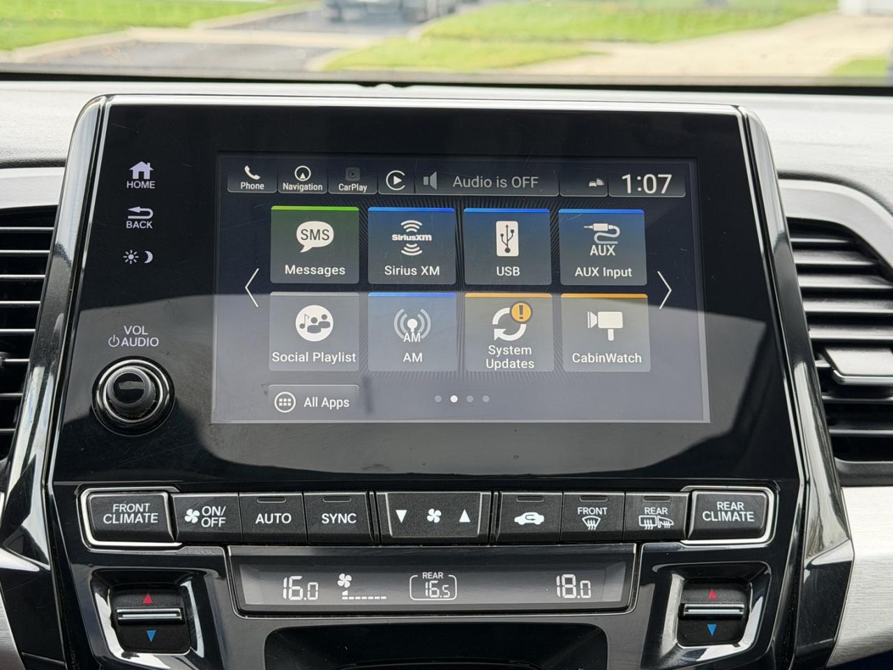 2018 Honda Odyssey Touring - Photo #24