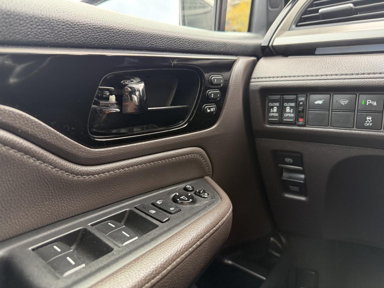 2018 Honda Odyssey Touring - Photo #30