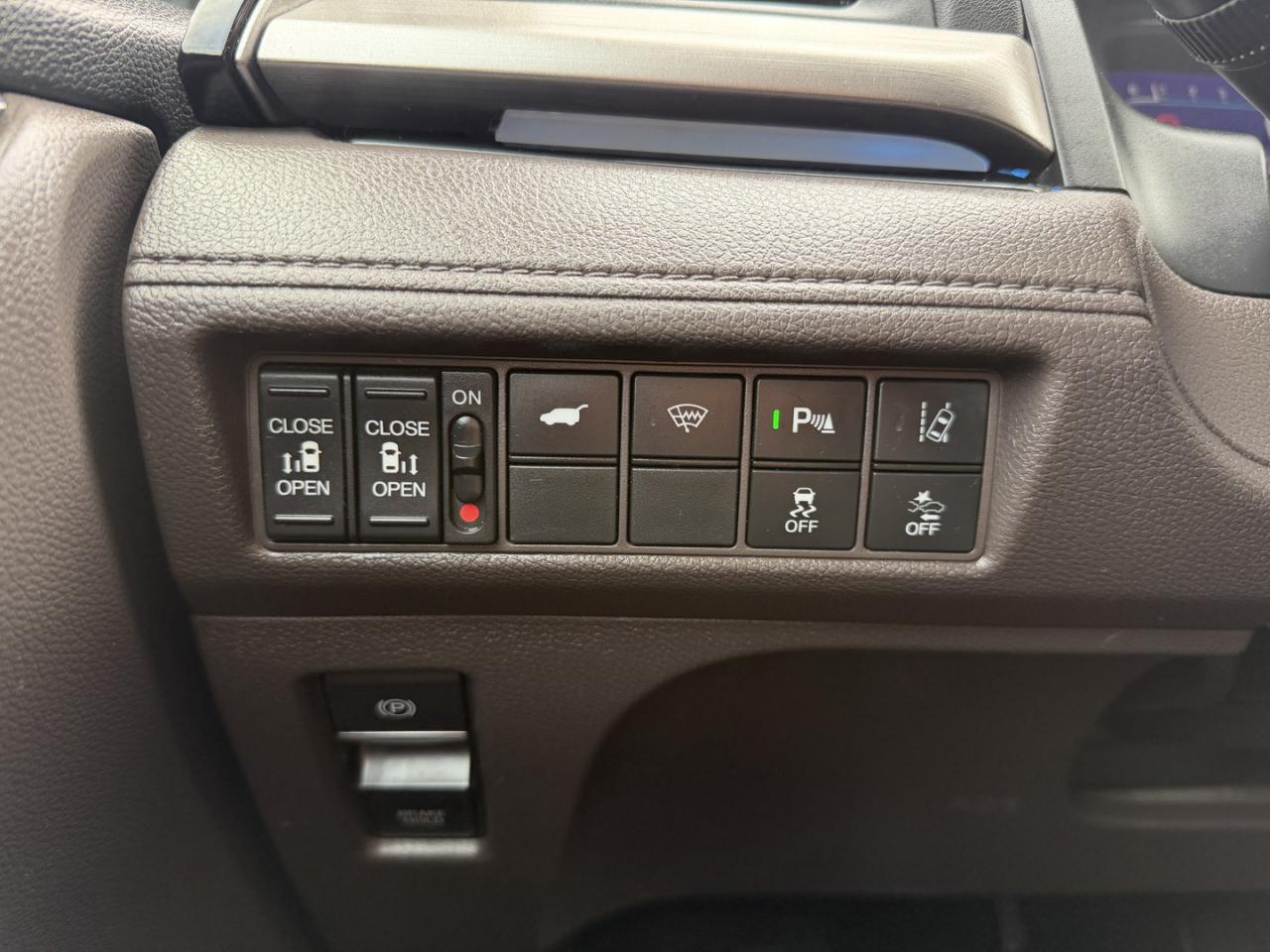 2018 Honda Odyssey Touring - Photo #31