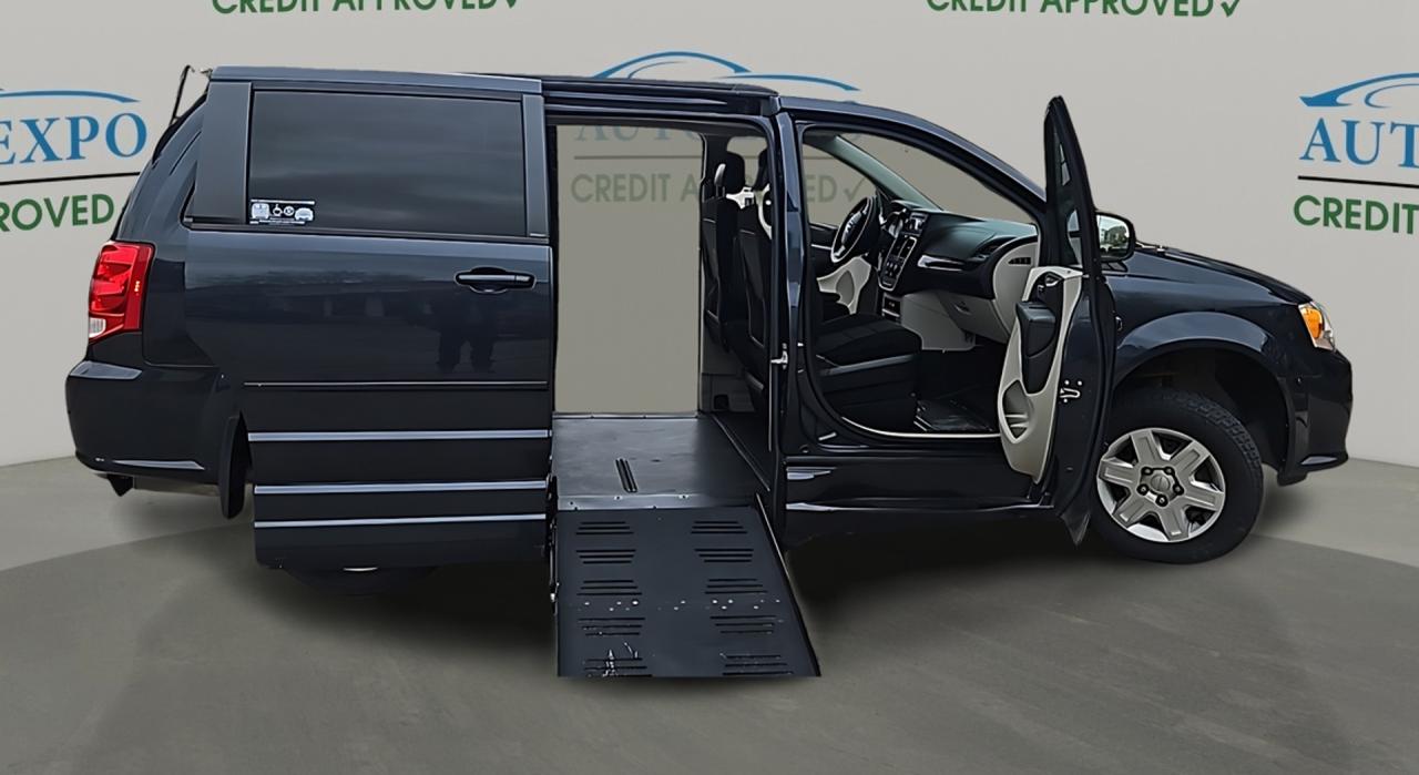 2013 Dodge Grand Caravan SXT,Wheelchair Braunability,Certified,No Accident - Photo #20
