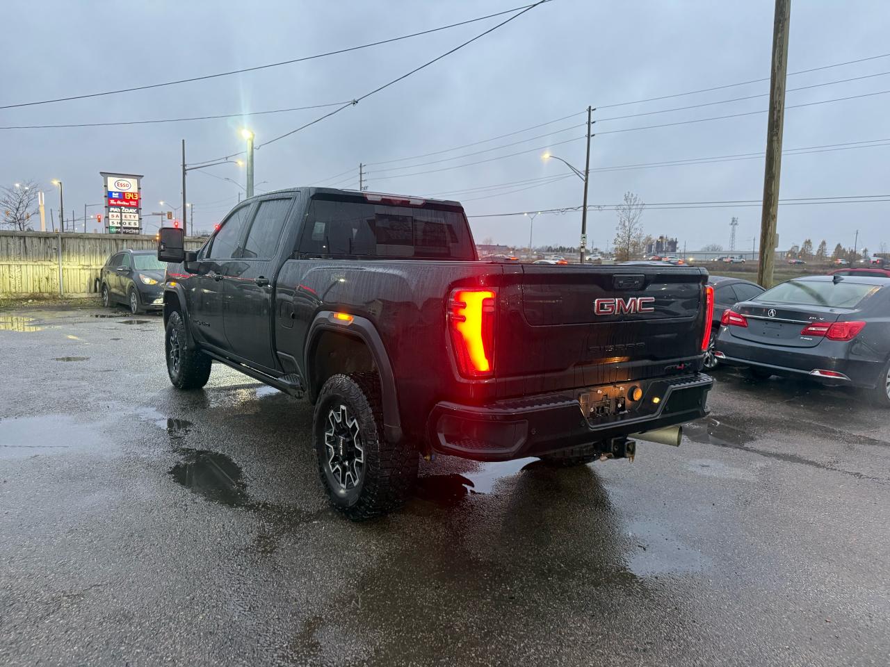 2025 GMC Sierra 2500 AT4X, DURAMAX, CREW, 22KMS, LOADED, WARRANTY - Photo #3