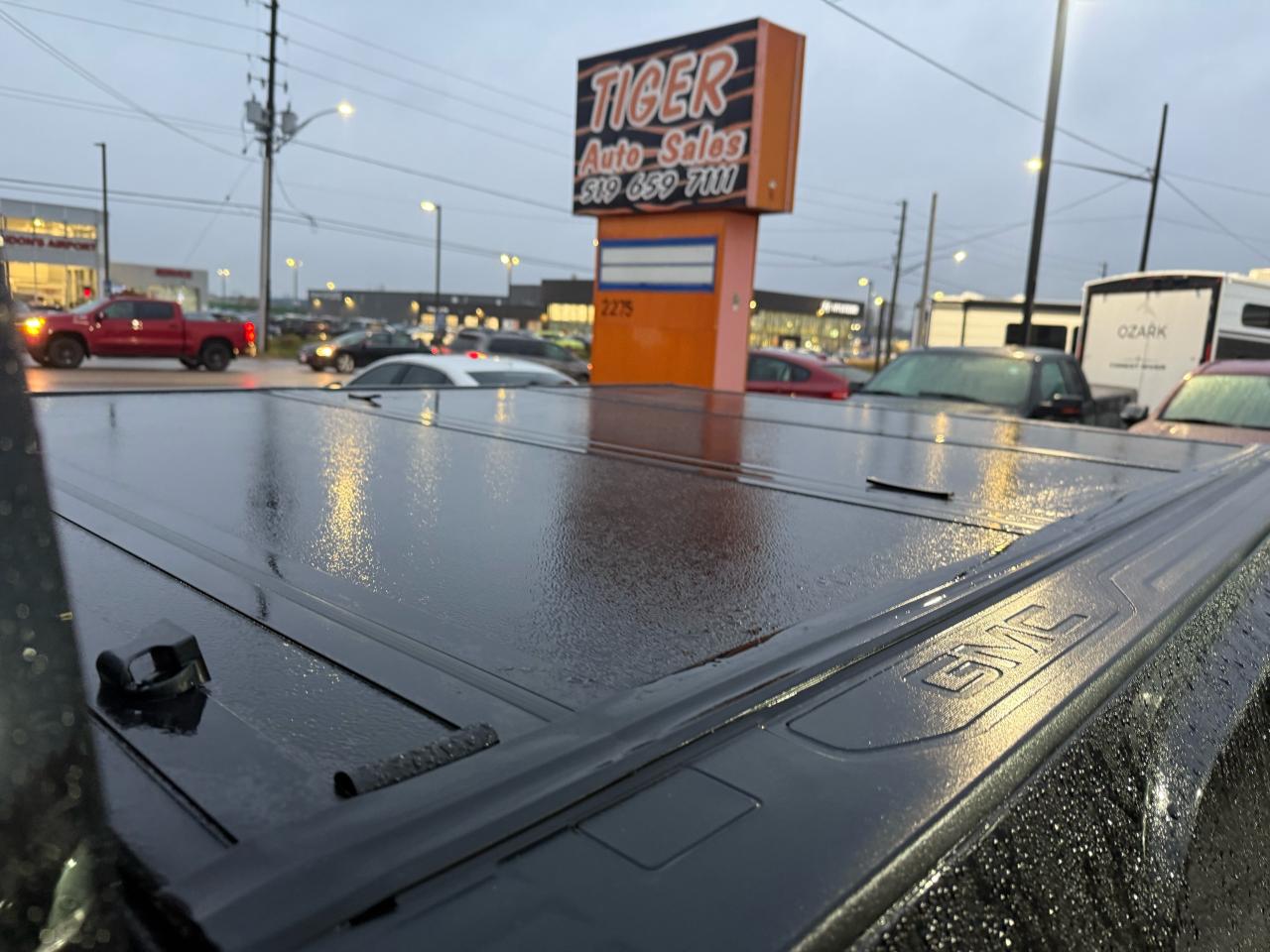 2025 GMC Sierra 2500 AT4X, DURAMAX, CREW, 22KMS, LOADED, WARRANTY - Photo #10