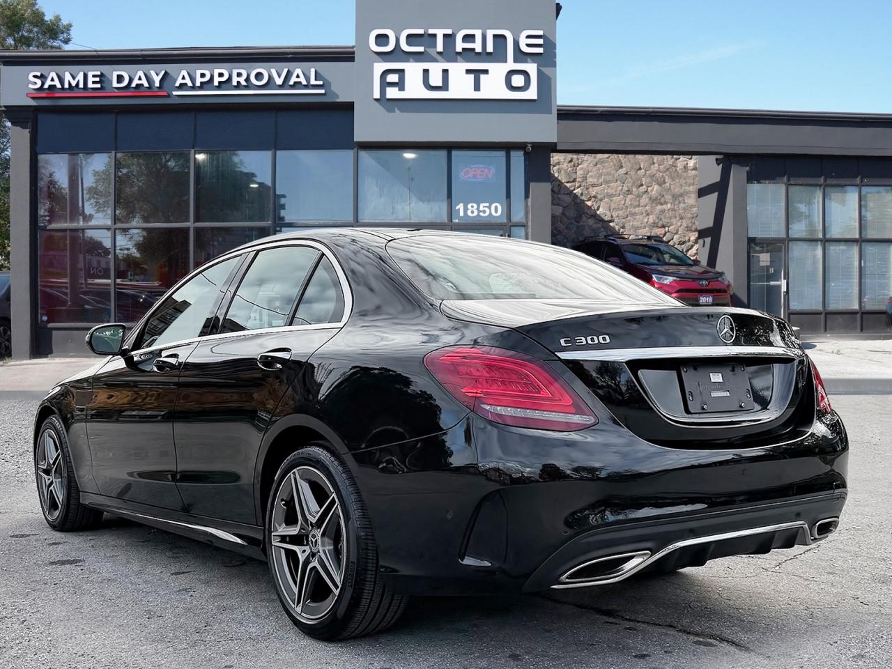 2019 Mercedes-Benz C-Class C 300 4MATIC Photo4