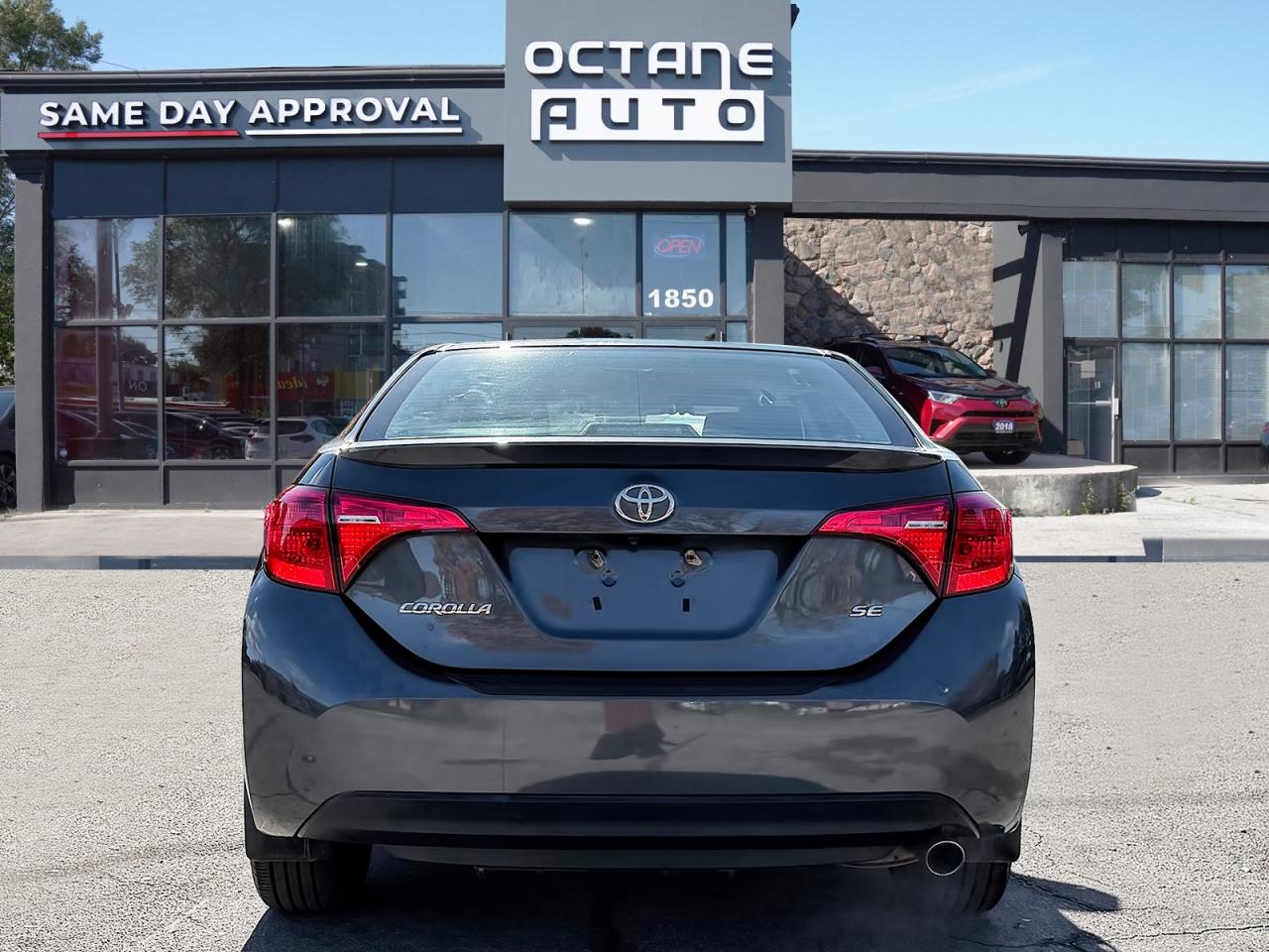 2018 Toyota Corolla SE Photo4