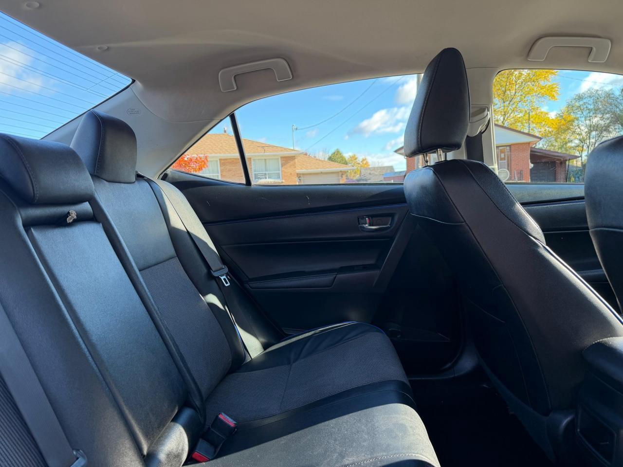 2018 Toyota Corolla SE CVT Photo