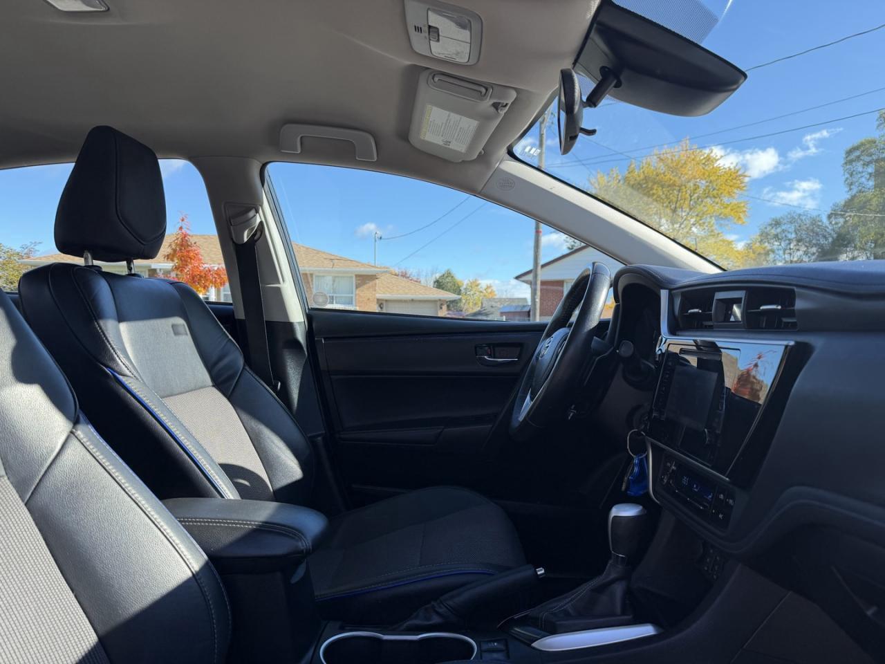 2018 Toyota Corolla SE CVT Photo