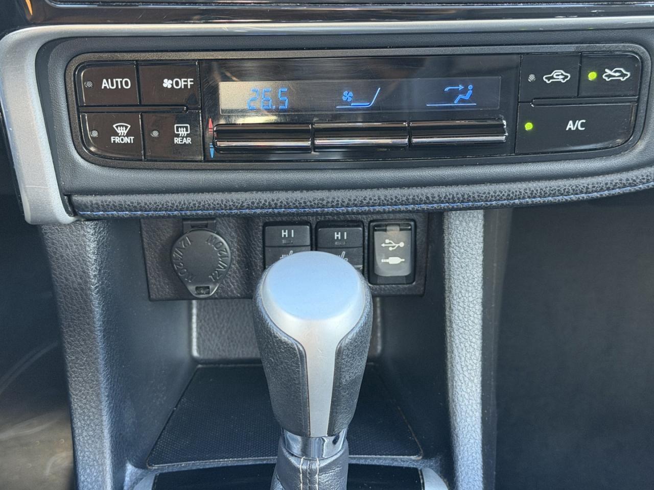 2018 Toyota Corolla SE CVT Photo