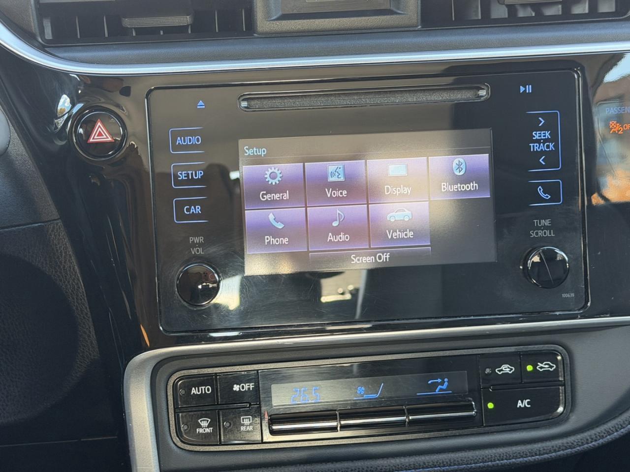 2018 Toyota Corolla SE CVT Photo