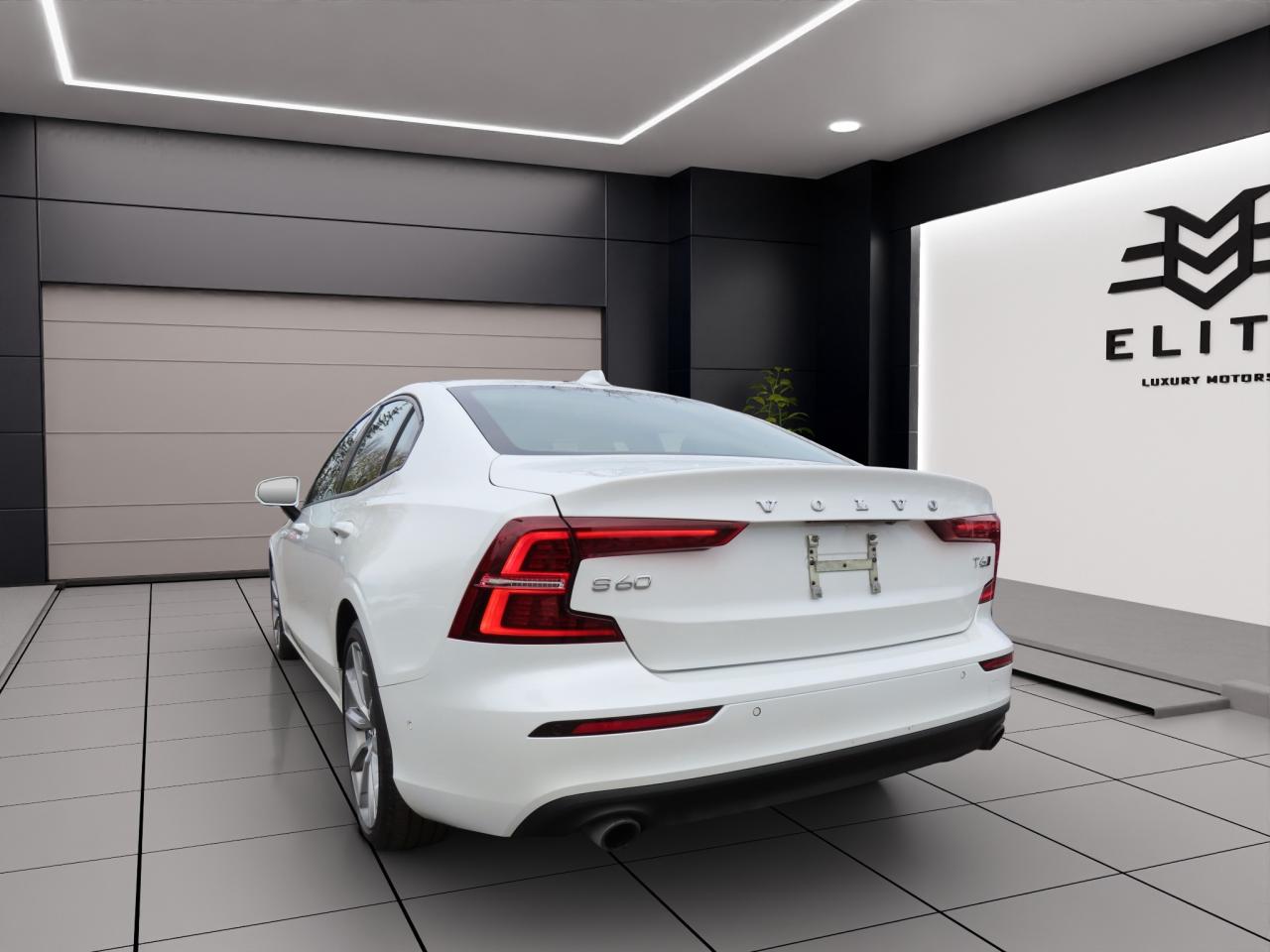 2019 Volvo S60 T6 AWD Momentum - Navigation - Leather !!! Photo