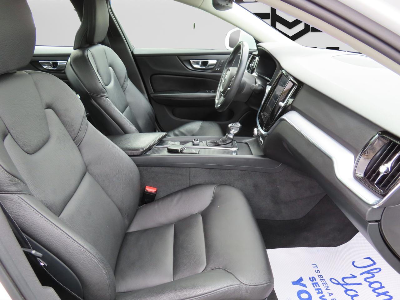 2019 Volvo S60 T6 AWD Momentum - Navigation - Leather !!! Photo