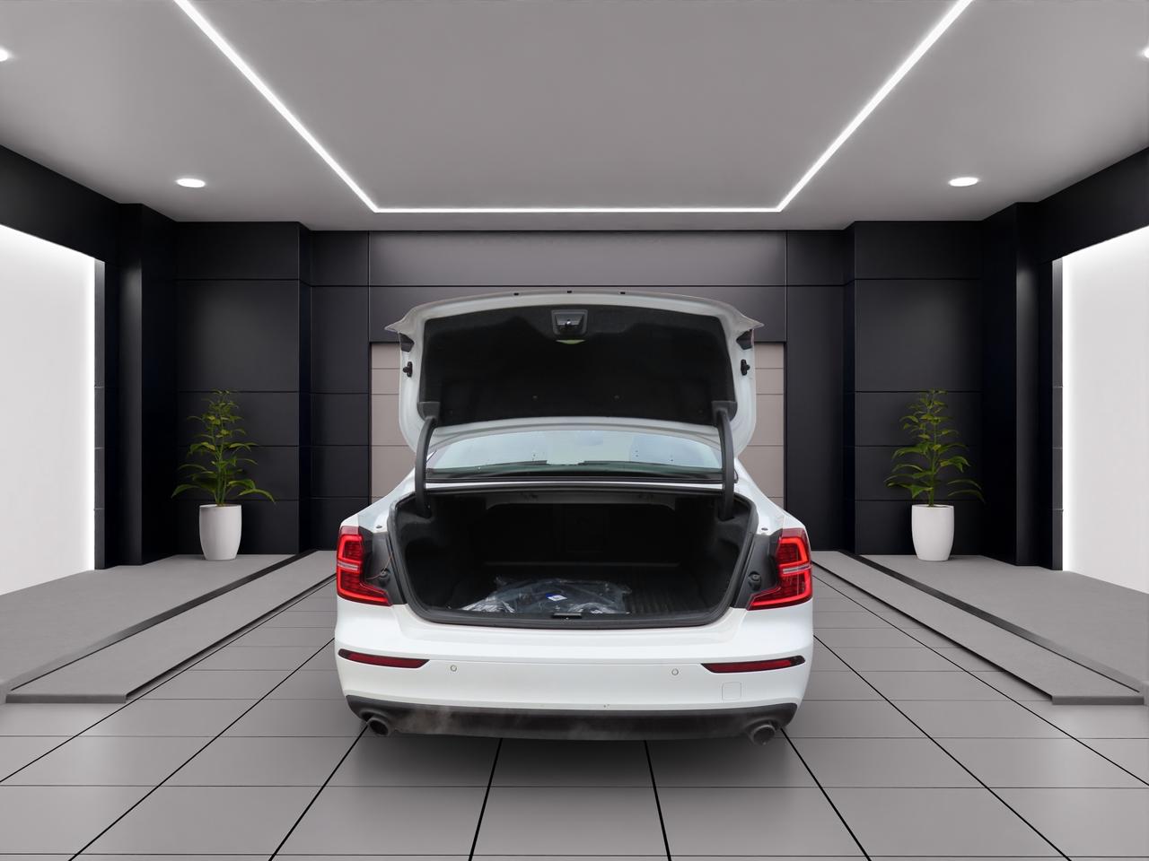 2019 Volvo S60 T6 AWD Momentum - Navigation - Leather !!! Photo