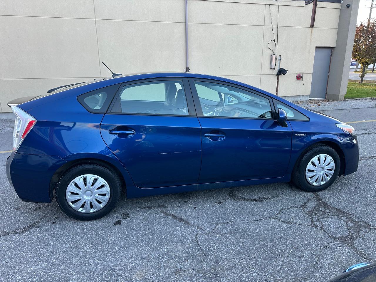 2011 Toyota Prius  - Photo #2