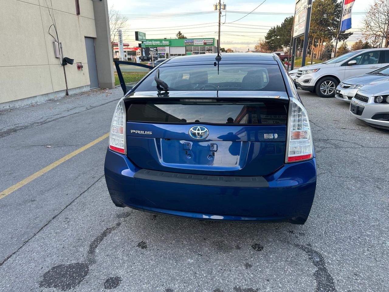 2011 Toyota Prius  - Photo #9