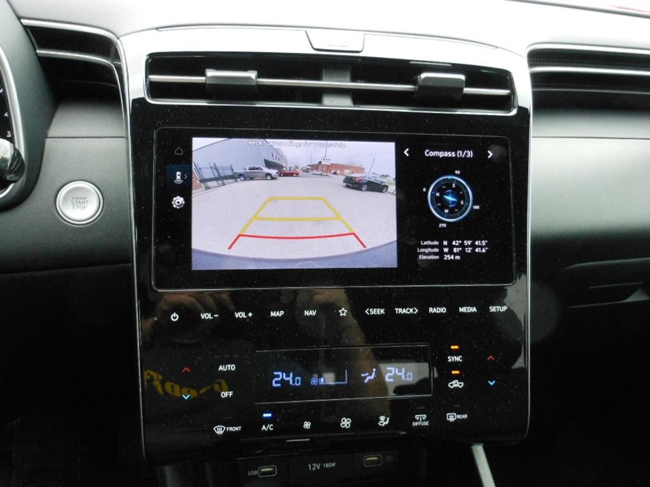 2024 Hyundai Santa Cruz Preferred Photo3